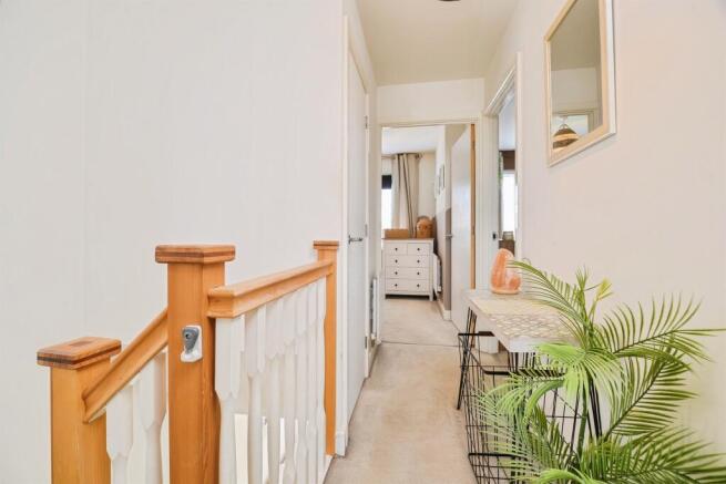 3 bed Semi-Detached for sale Image 9