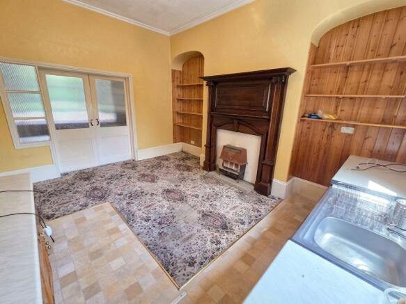 5 bed Semi-Detached for sale Image 8