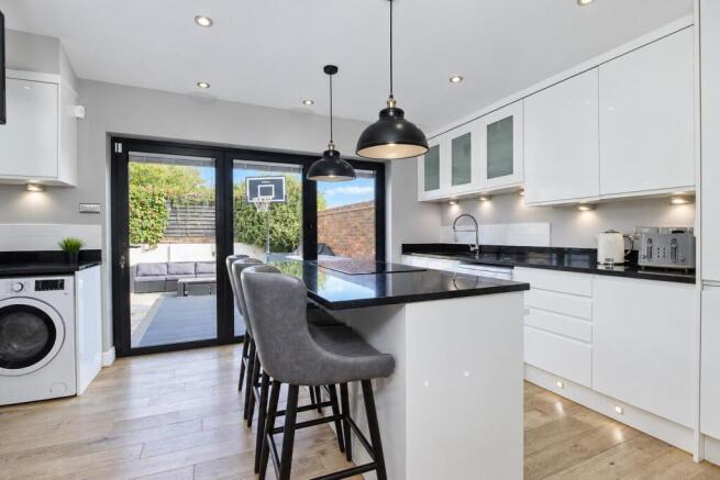 114 Waterdell Lane_Internals-11.jpg