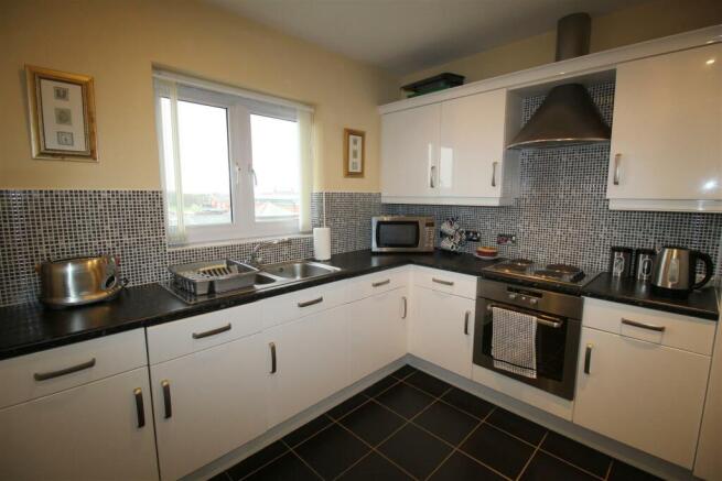Kitchen 2.JPG