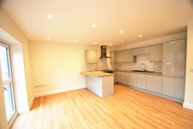 Open plan kitchen / 