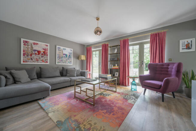 1305422-27-684729...