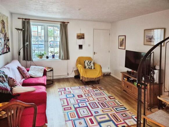 e004001e-Lounge 2...