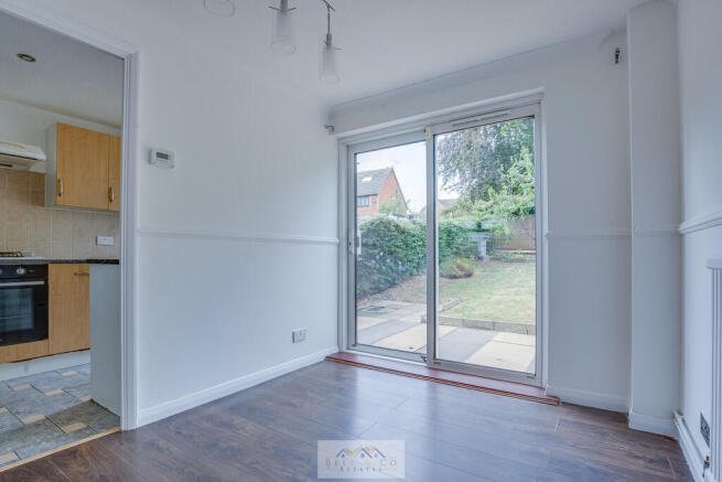 3 bed Semi-Detached for sale Image 8