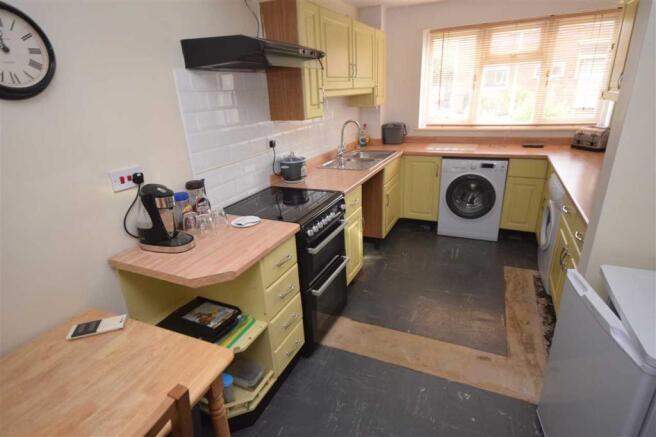 KITCHEN /