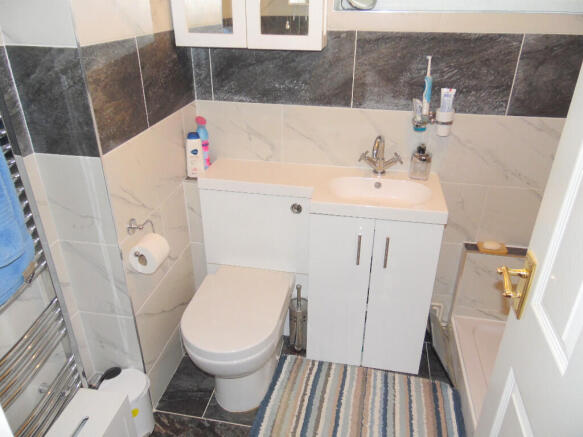 SHOWER ROOM