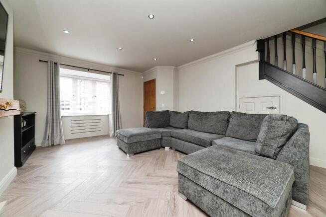 3 bed Semi-Detached for sale Image 4
