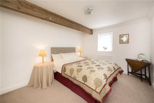 5 bed House for sale Image 11