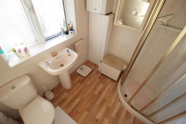 St Leonards Road West, 18, shower room.JPG