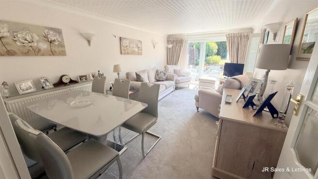 Lounge / Dining Room