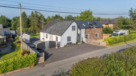 Llwynglas, Bronwydd Arms, Carmarthen, SA33 6BN