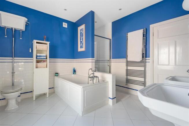Bedroom 1 en suite