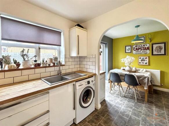 3 bed Detached for sale Image 9