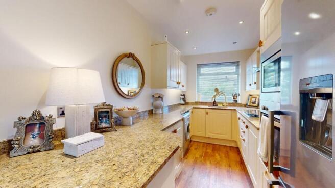 2 bed Apartment for sale Image 7