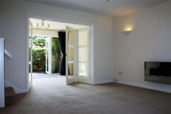 Lounge/Through