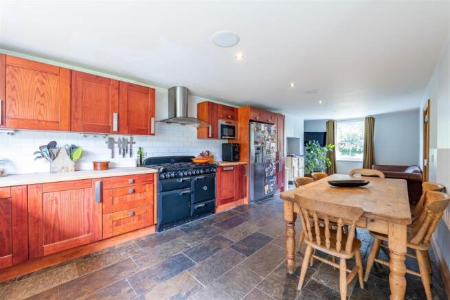 Kitchen/Dining Room