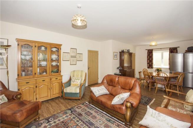 Lounge / dining area