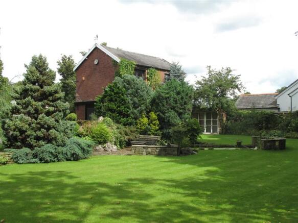 Lawn & Coach House