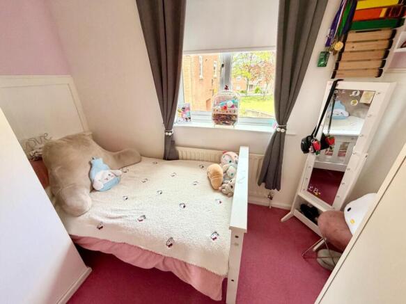 3 bed Semi-Detached for sale Image 9