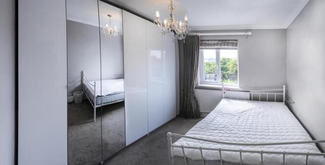 Bedroom 1.jpg