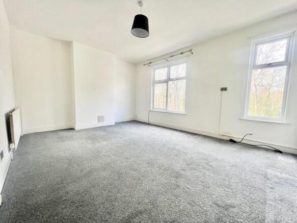 3 bed Semi-Detached to rent Image 4