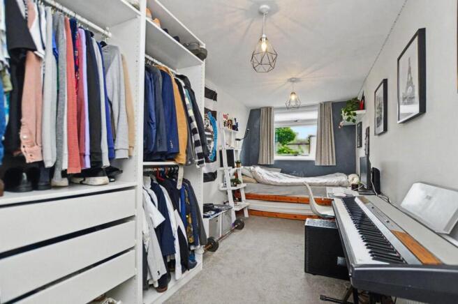 4 bed Semi-Detached for sale Image 6