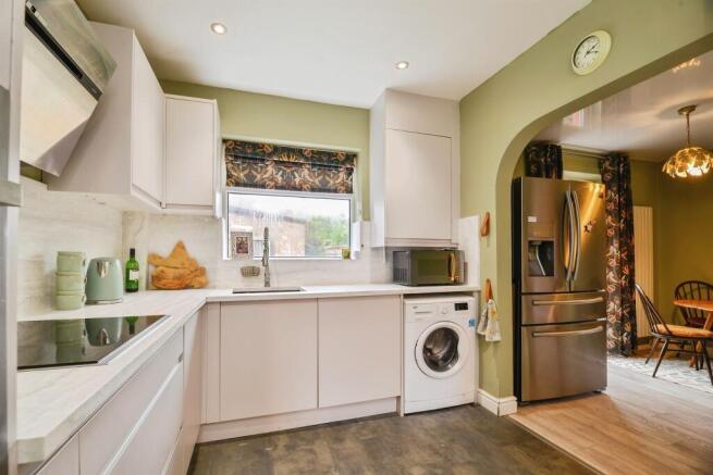 2 bed Semi-Detached for sale Image 6