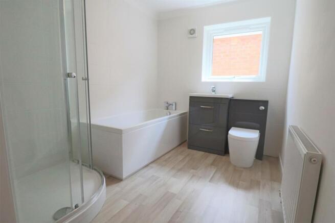 PARTICULARLY SPACIOUS AND RE-FITTED BATHROOM