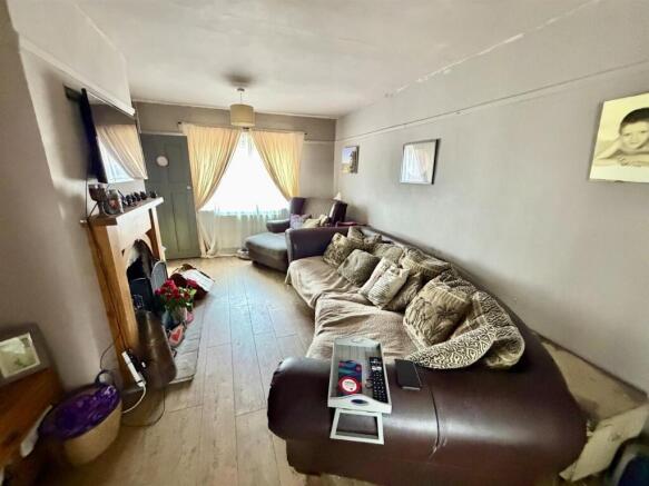 Bramleys Estate Agents - East Way - Mirfield (19).