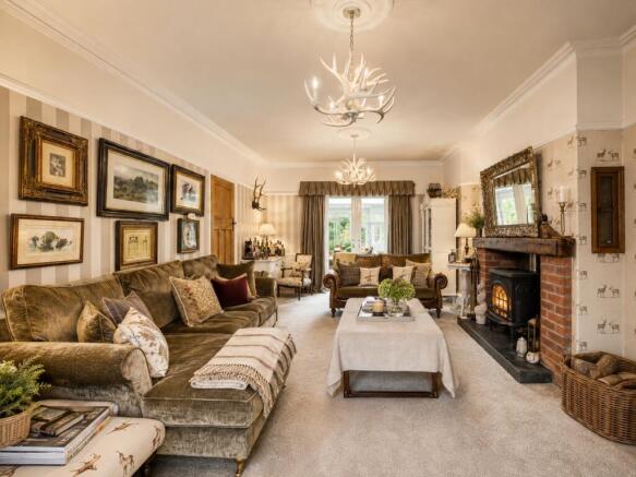 5 bed Detached for sale Image 10