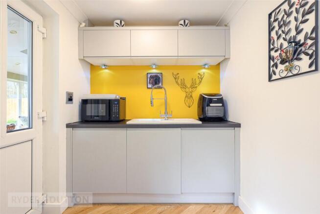 4 bed Detached for sale Image 6