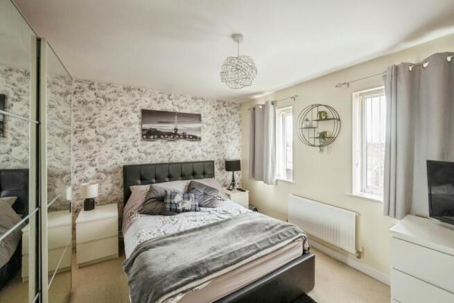 3 bed Semi-Detached for sale Image 9