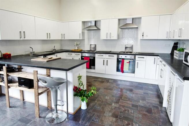 1 bed Flat Share to rent Image 12