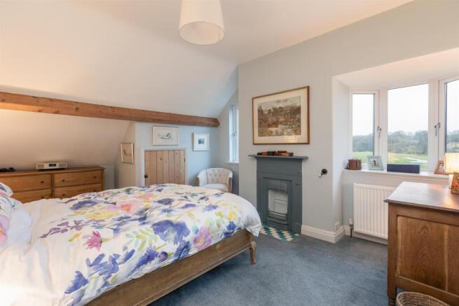 Bedroom 1 Suite