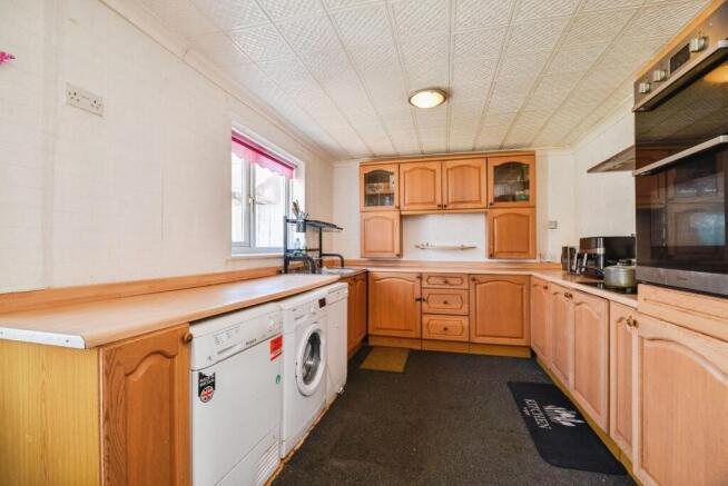 3 bed Semi-Detached for sale Image 9
