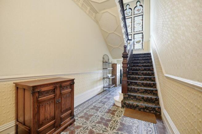 2 bed Flat for sale Image 6