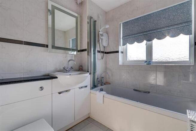 Bathroom.jpg