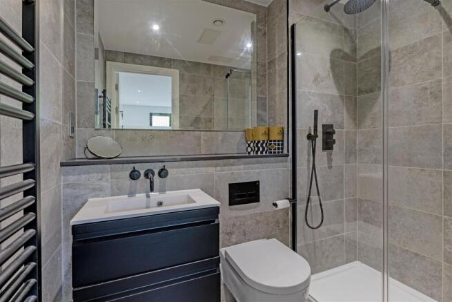2 bed Flat for sale Image 11