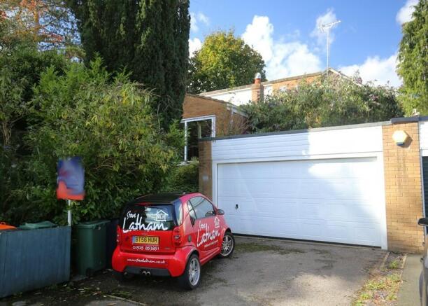 Garage/driveway 