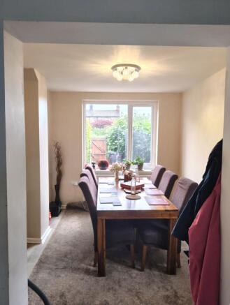 5 bed Semi-Detached for sale Image 4