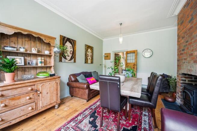 4 bed Semi-Detached for sale Image 8