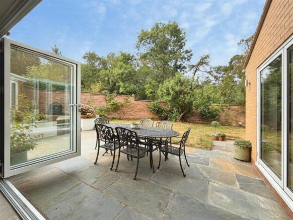 Kingland Drive, Leamington Spa photo 4