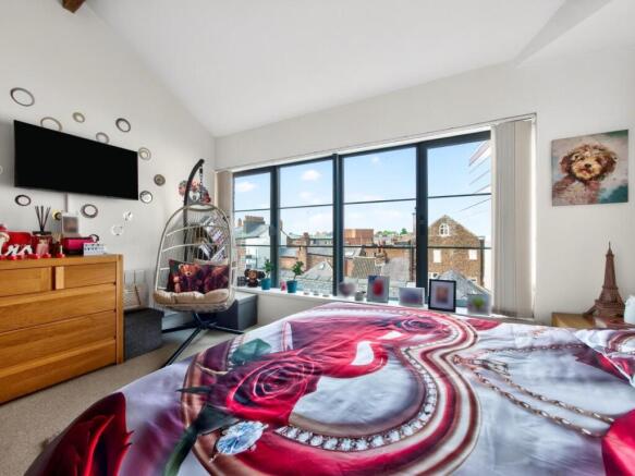 2 bed Penthouse for sale Image 11