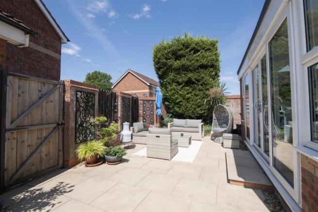 4 bed Detached for sale Image 10
