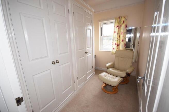 BEDROOM.JPG