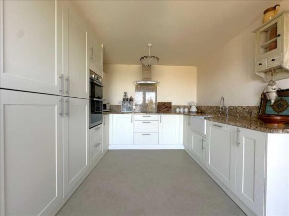 3 bed House for sale Image 7
