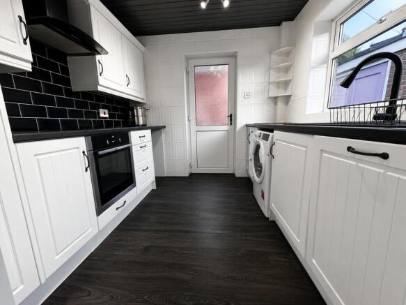 3 bed Semi-Detached for sale Image 4