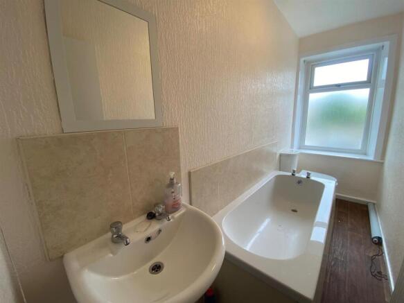 1 bed Terraced to rent Image 8