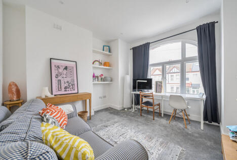 Fairmile Avenue, London, SW16