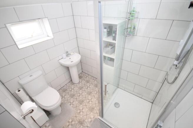 4 bed Semi-Detached for sale Image 10